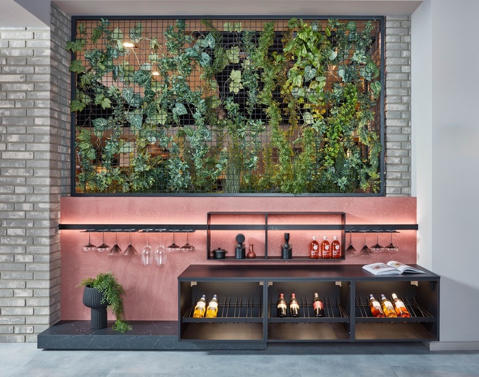 03_11_31844_25_Sign_Emotion_M