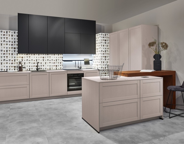 03_15_31799_25_Frame_619_M