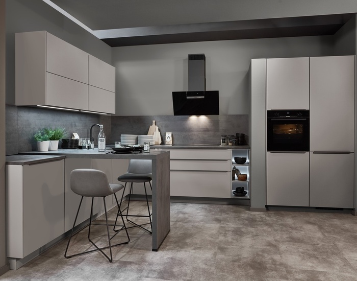 02_12_31723_25_Touch_341_M