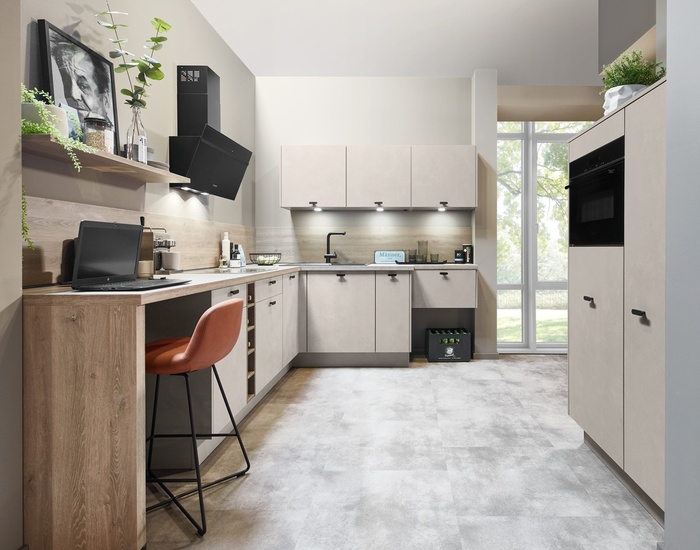 02_18_31729_25_Riva_842_M