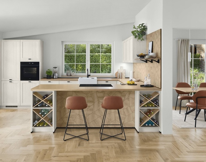 31481_25_Frame_613_M