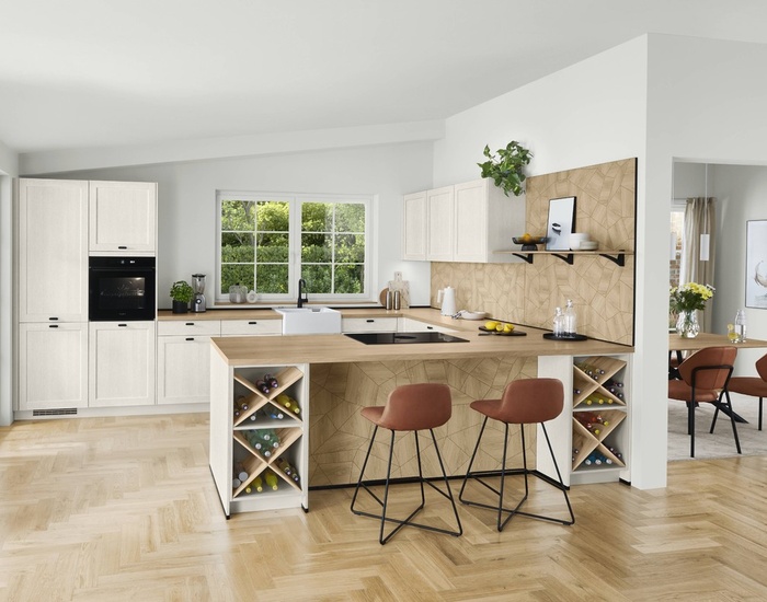 31483_25_Frame_613_M