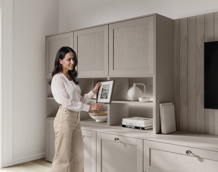 303201_25_Frame_619_P