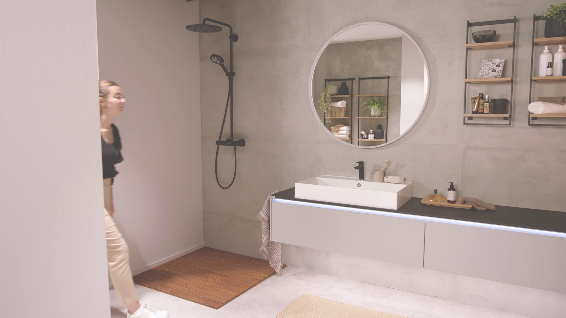 01_06_Hausmesse_2023_Spiegel_Abril.mp4