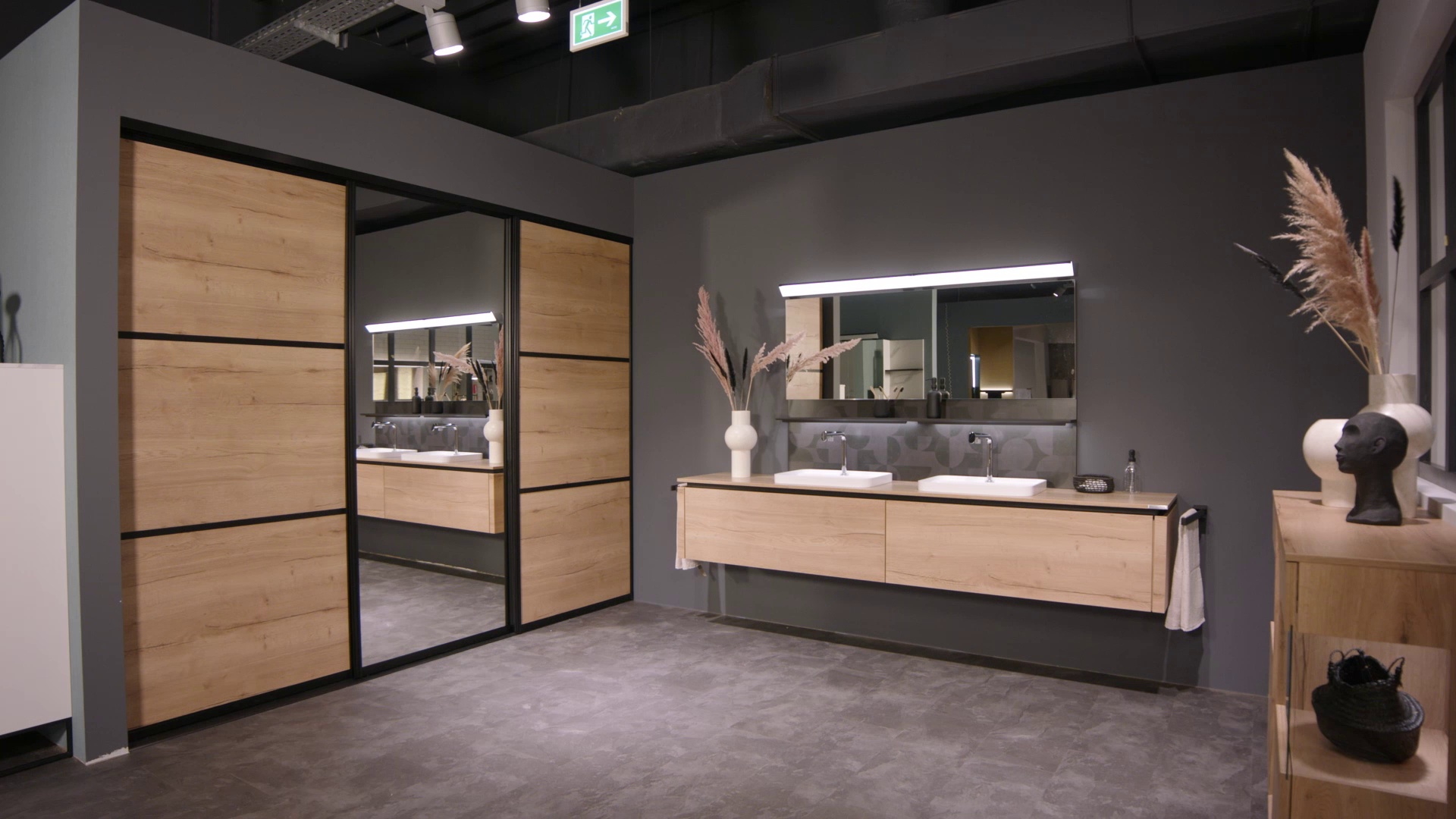 03_36_Gleittueren.mp4