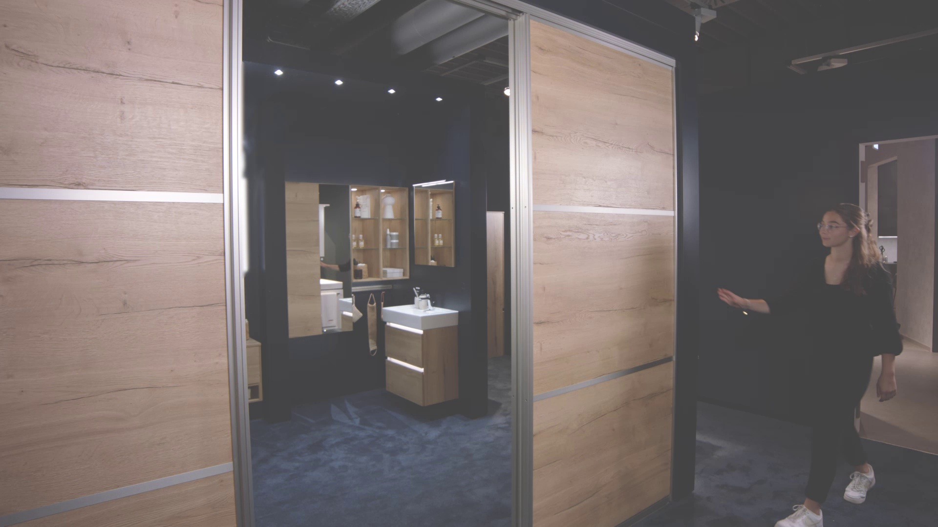 03_50_Hausmesse_2023_Gleittueren.mp4