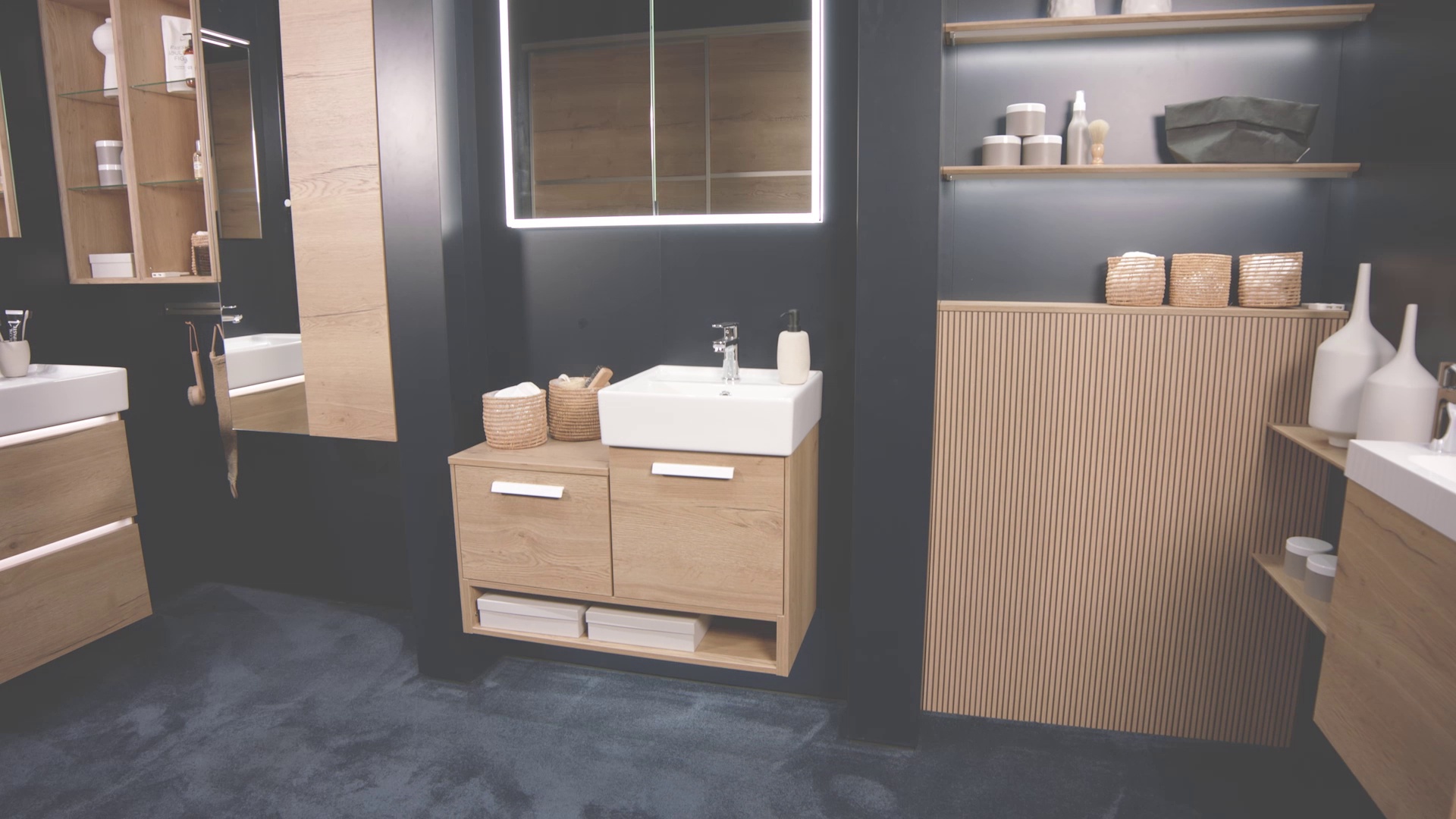 03_53_Hausmesse_2023_LED_Spiegelrahmen.mp4