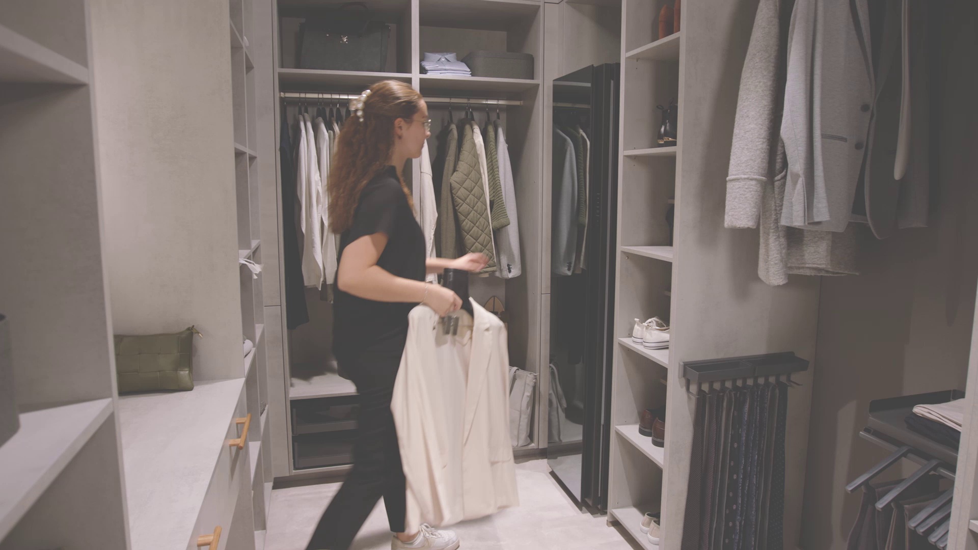 01_08_Hausmesse_2023_Airdresser.mp4