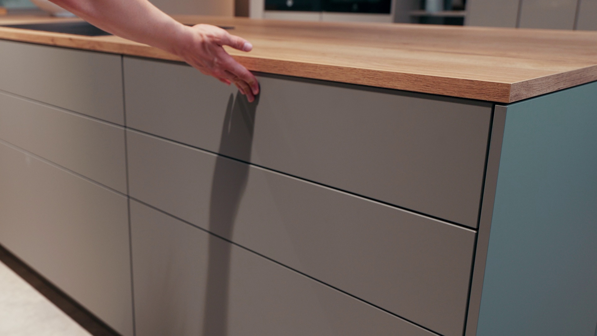 01_03_Hausmesse_2025_Cover_Anthrazit_Metallic.mp4