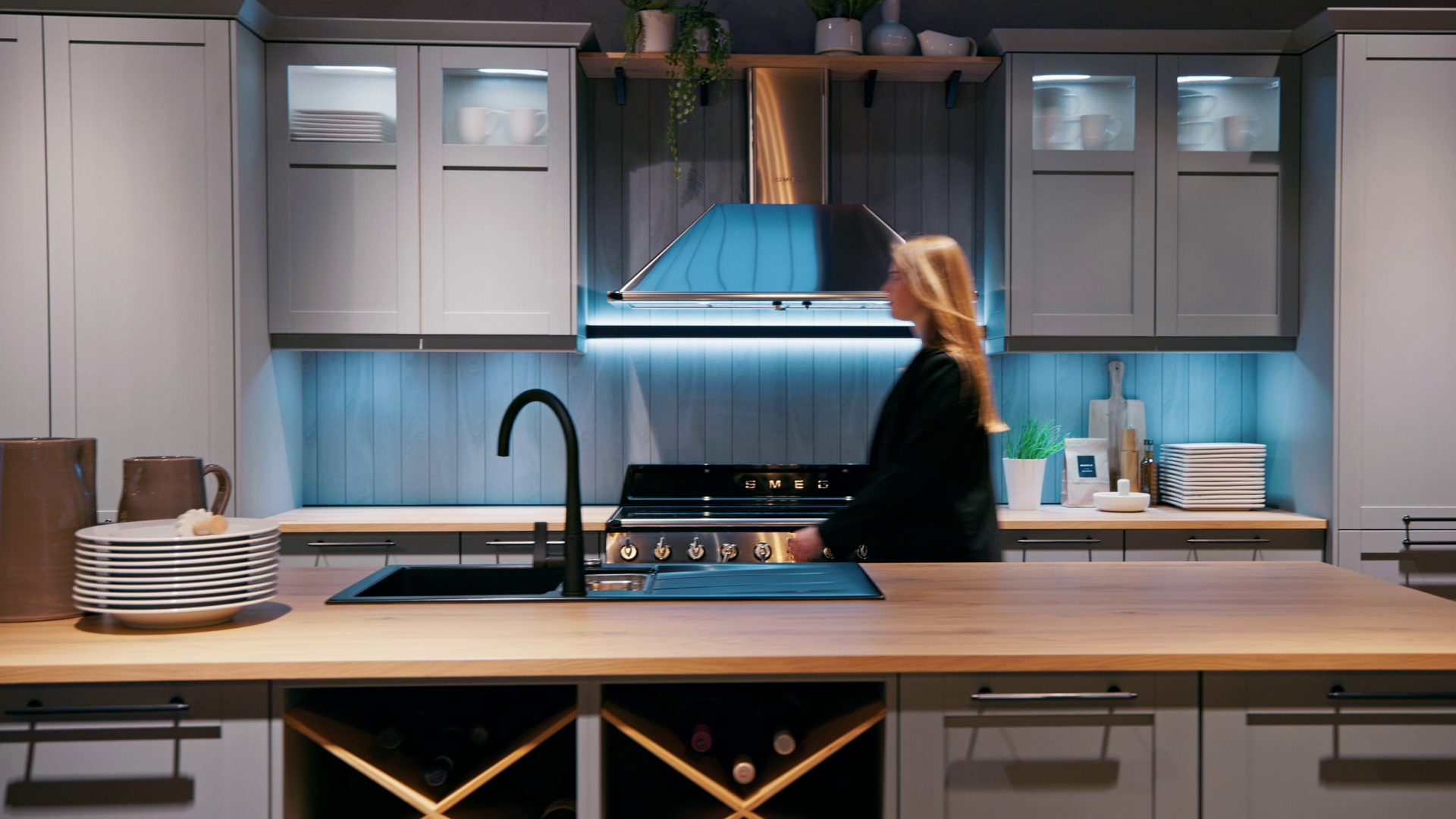 01_10_Hausmesse_2025_Breakfastschrank.mp4