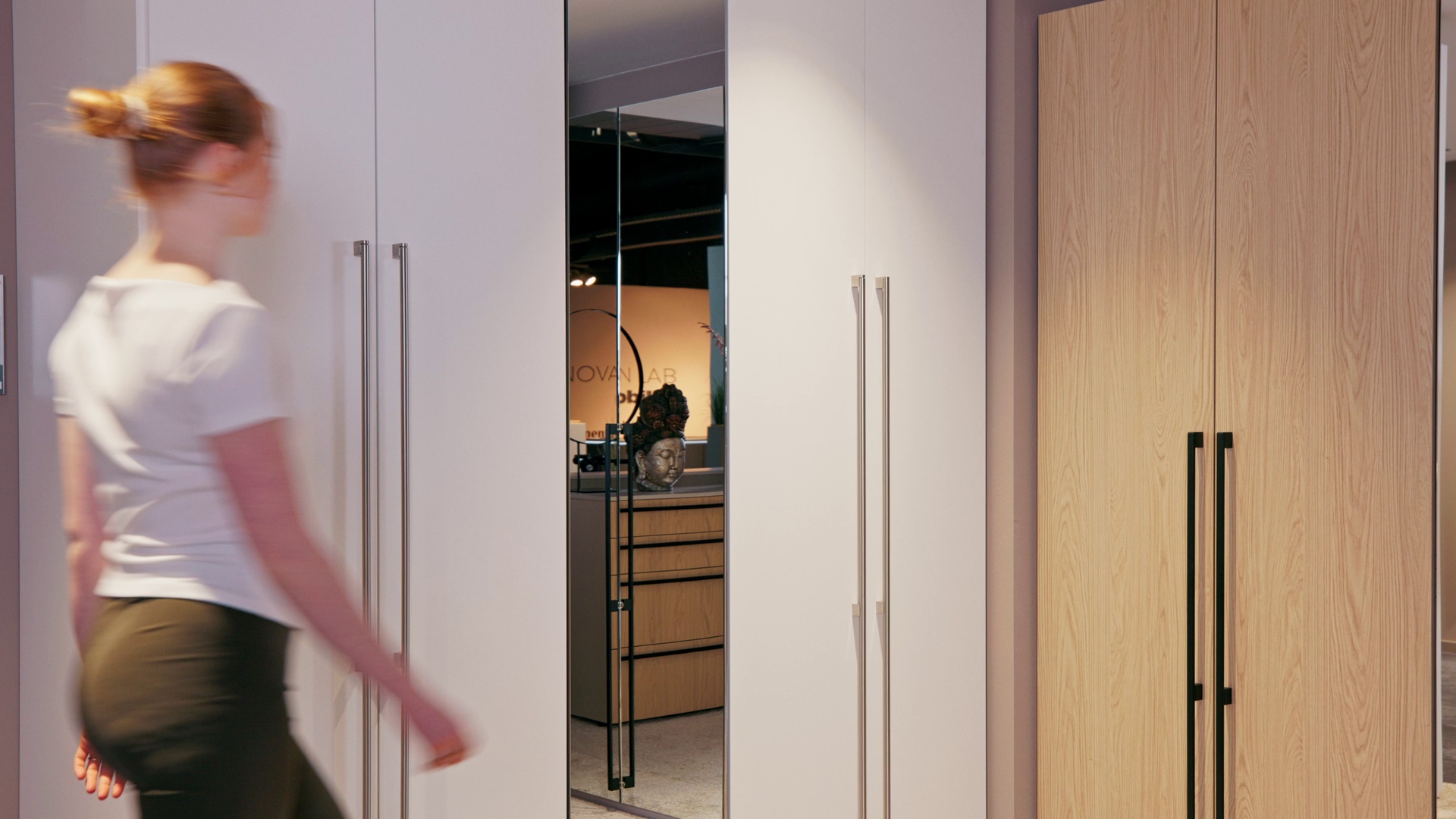 04_A02_Hausmesse_2025_Kleiderschraenke.mp4